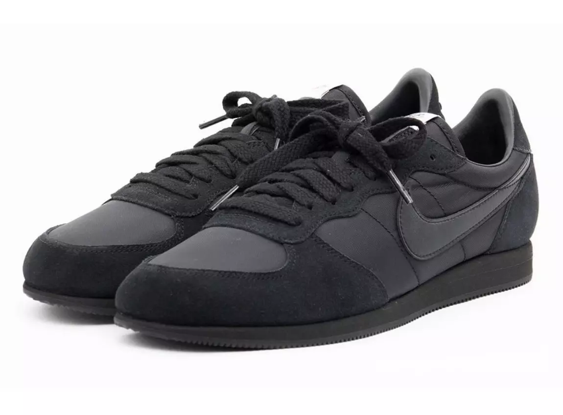 BLACK COMME des GARÇONS Membawa Kembali Nike Eagle