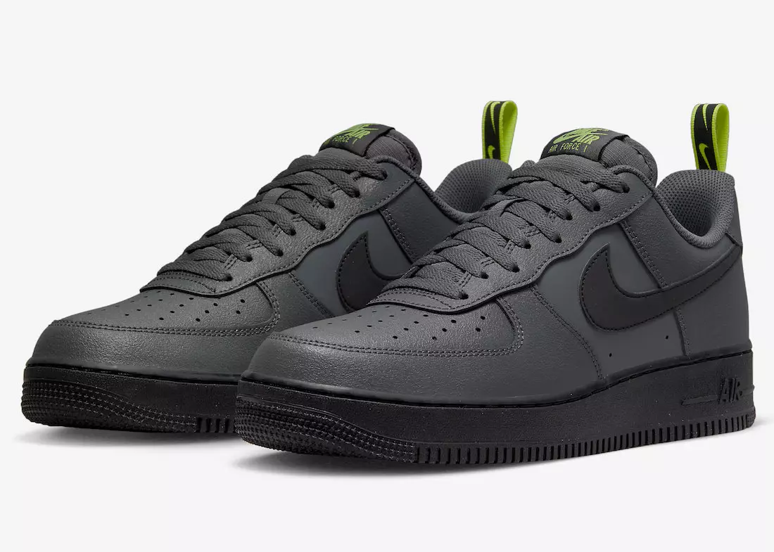 Nike Air Force 1 Low, jossa heijastavat swooshes ja nauhan vetoliuskat