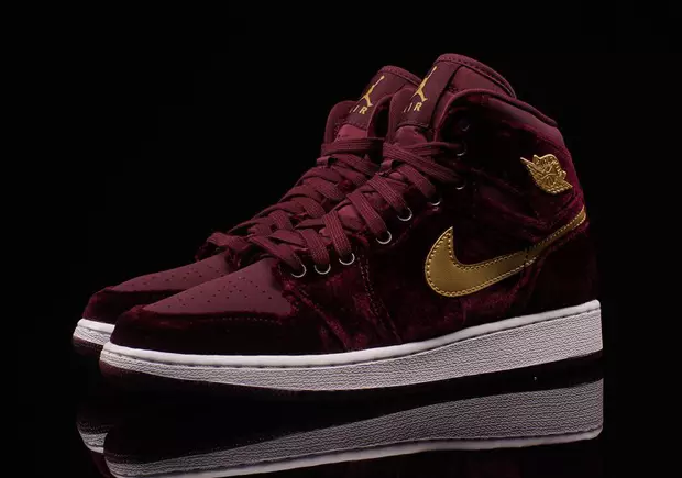 Кроссовки Air Jordan 1 Velvet