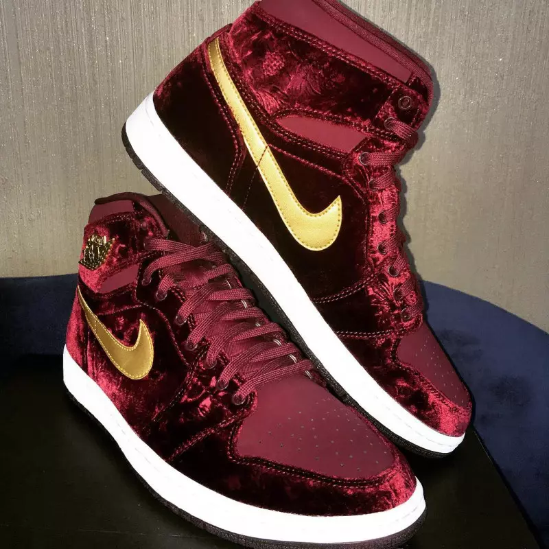 Air Jordan 1 Velvet Night Maroon