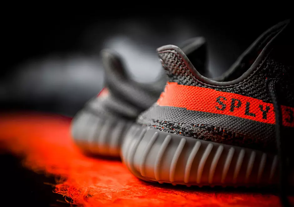 adidas Yeezy 350 Boost V2 расталған қолданбаның шығарылымы