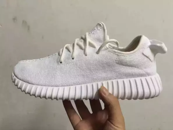 Vit adidas Yeezy Boost 350 First Look