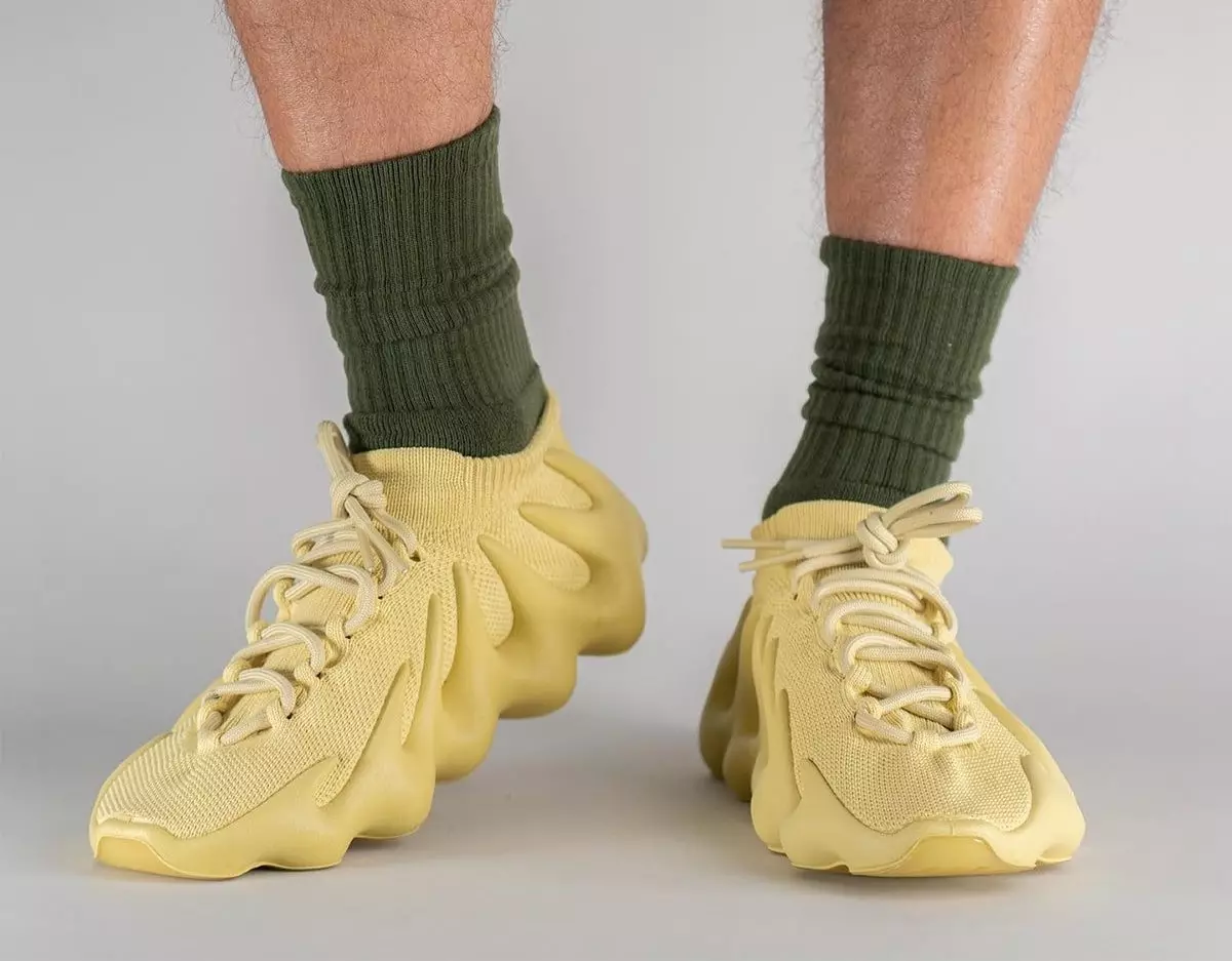 adidas Yeezy 450 Sulphur Tanggal Rilis On-Feet