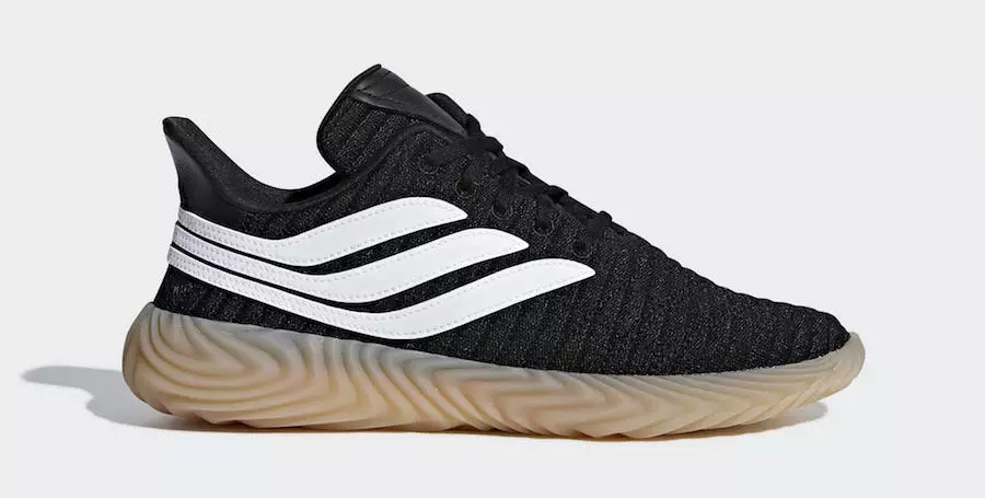 Data de llançament d'adidas Sobakov Black Gum AQ1135