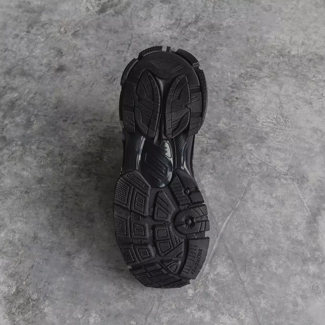 Дата выхаду Balenciaga Runner