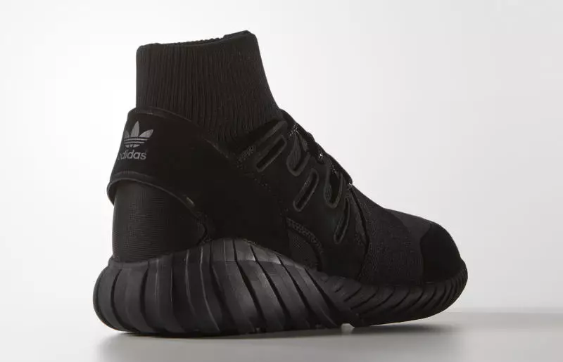 adidas Tubular Doom အနက်ရောင်