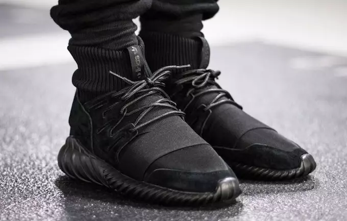 adidas Tubular Doom Core Dubh