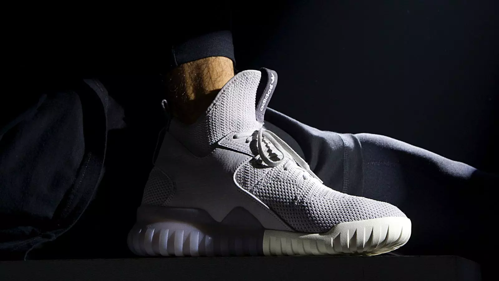 Adidas Tubular Doom дебютировал на Неделе мужской моды adidas Originals Tubular в Париже вместе с несколькими другими новыми силуэтами adidas Tubular.