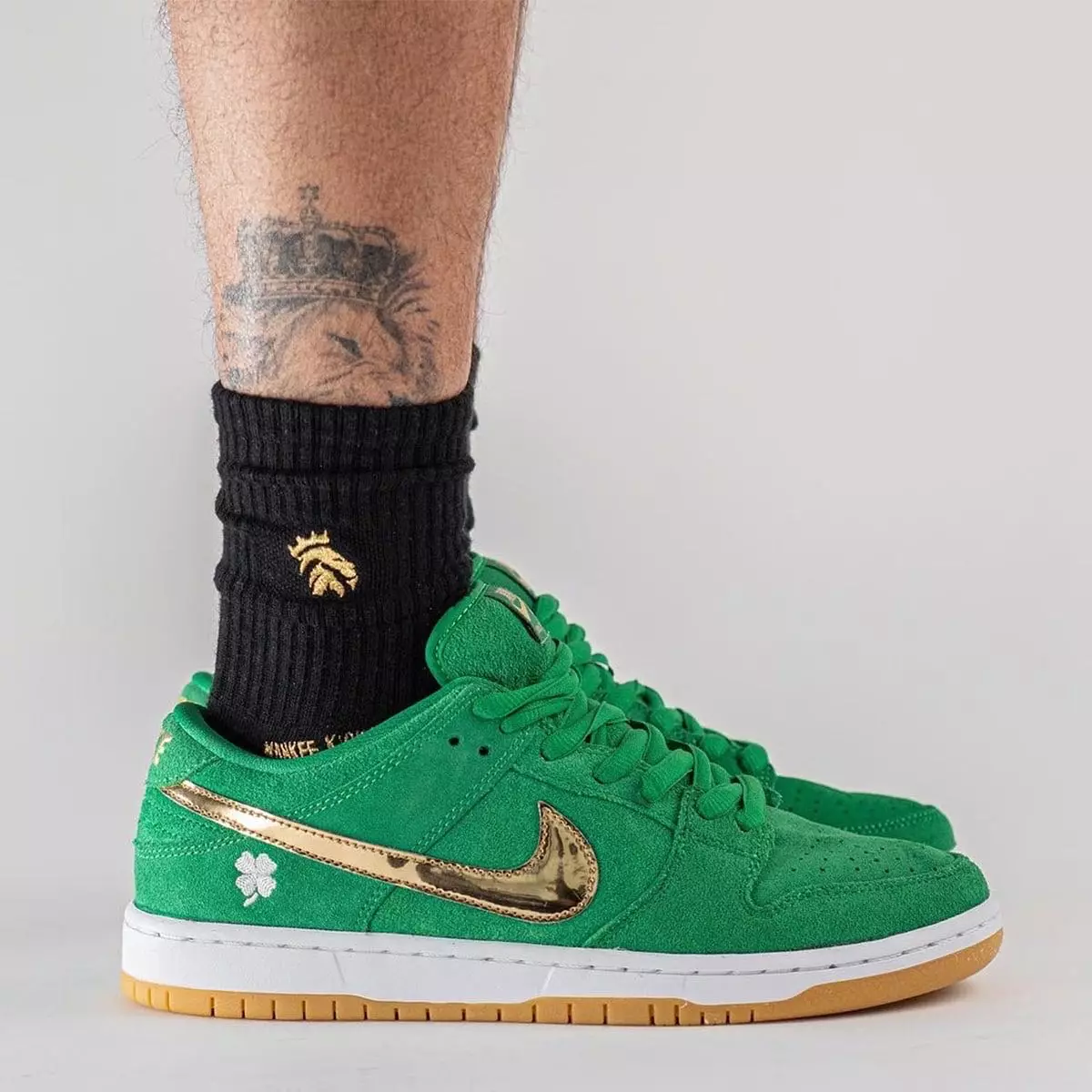 Nike SB Dunk Low St. Patricks Day BQ6817-303 تاریخ انتشار On-Feet