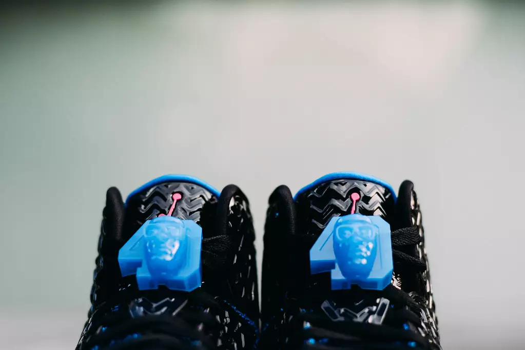 Jordan Spike 40 Negre Blau Taronja Atòmica