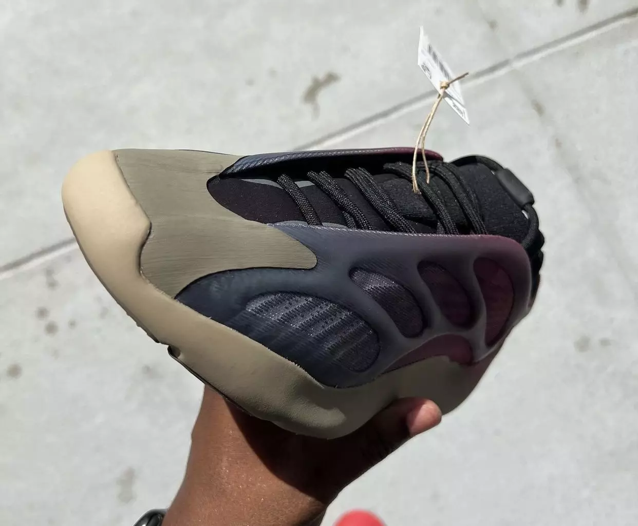 adidas Yeezy 700 V3 Fade Carbon GW1814 Date de sortie