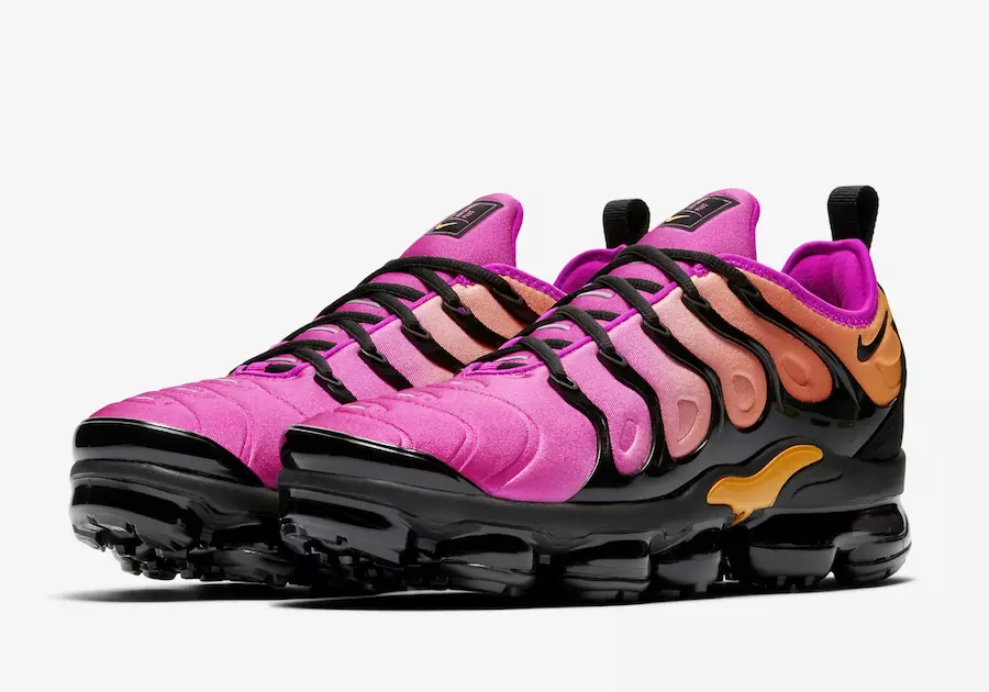 Nike Air VaporMax Plus розовый оранжевый AO4550-004