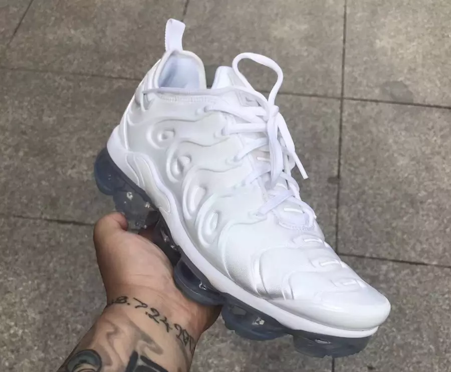 Nike VaporMax Plus Üçlü Beyaz