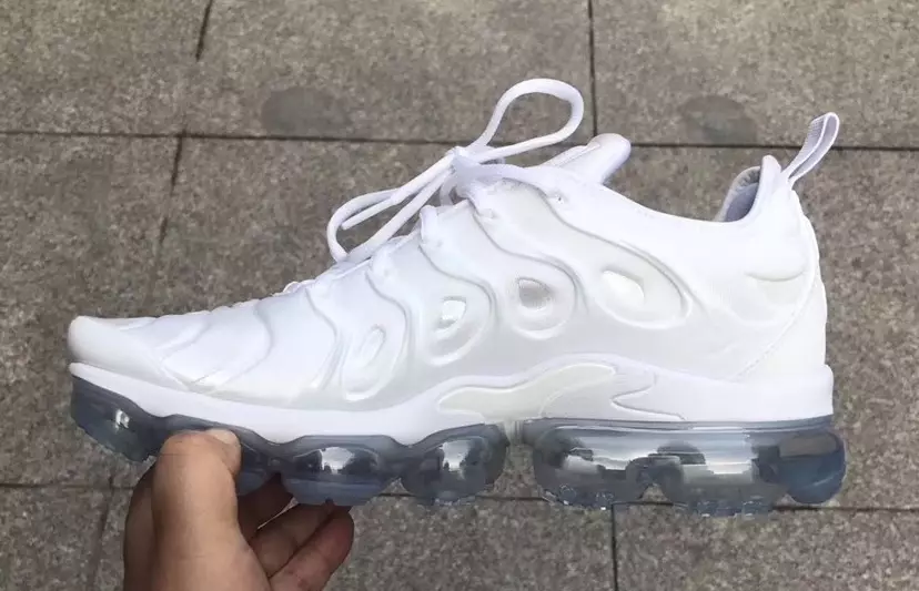 Nike VaporMax Plus Üçlü Beyaz