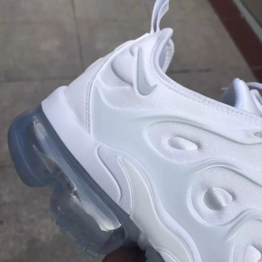 Nike VaporMax Plus Üçlü Beyaz