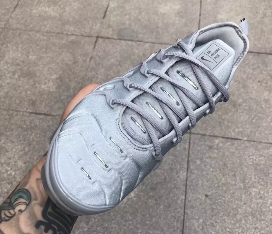 Nike VaporMax Plus trīskārši pelēks hroms