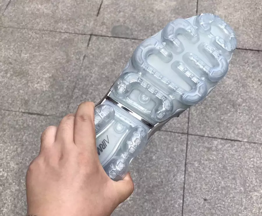 Nike VaporMax Plus háromszürke króm