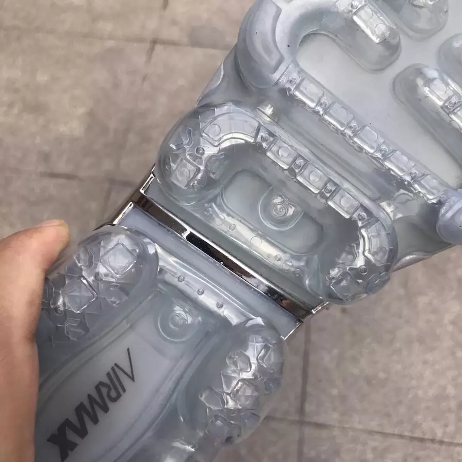 Nike VaporMax Plus háromszürke króm