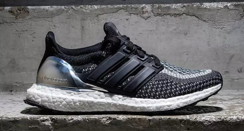 adidas Ultra Boost Schwaarz Sëlwer