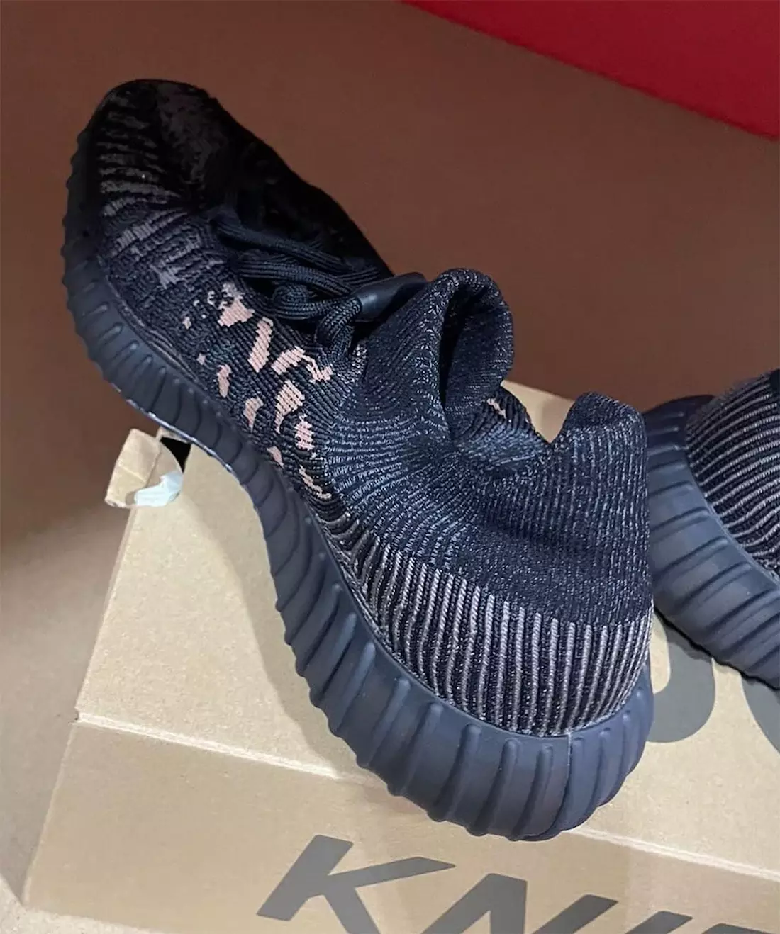 تاریخ انتشار adidas Yeezy Boost 350 V2 CMPCT Slate Carbon HQ6319