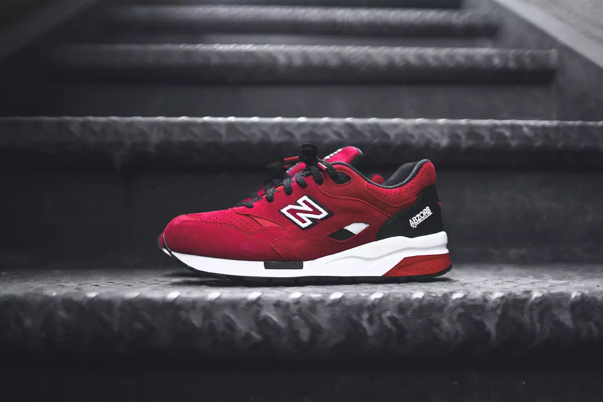 New-Balance-CM1600-Urban-Sky-3