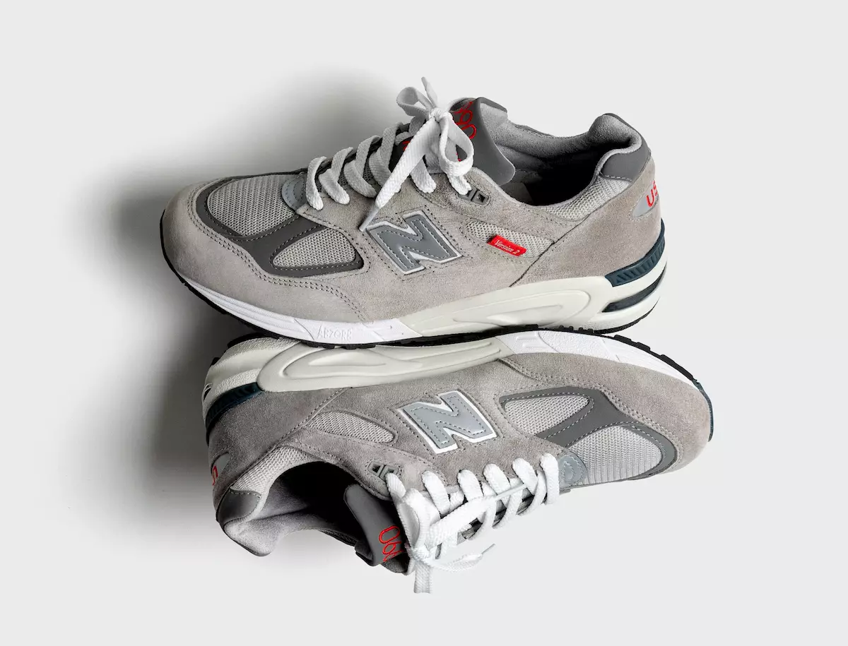 Дата випуску серії версії New Balance MADE 990v2