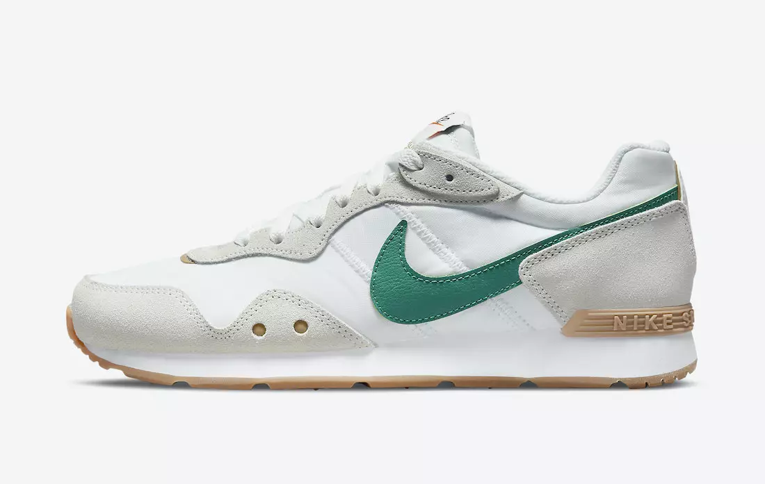 Nike Venture Runner Първо използване DJ2004-100 Дата на издаване