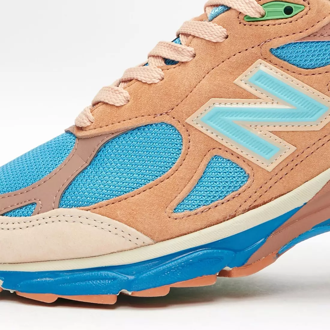 Erscheinungsdatum von Joe Freshgoods New Balance 990v3 Outside Clothes