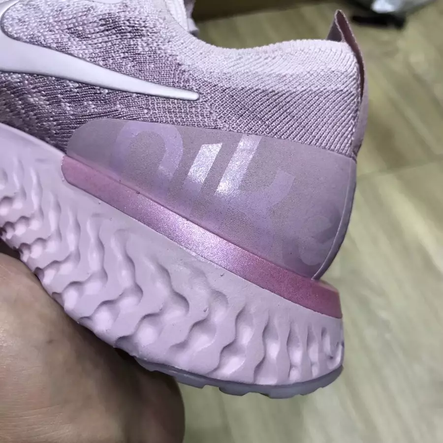 Nike Epic React Flyknit Rosa