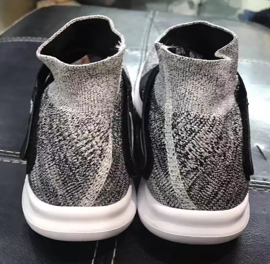 Nike Free RN Motion Flyknit 2 Oreo