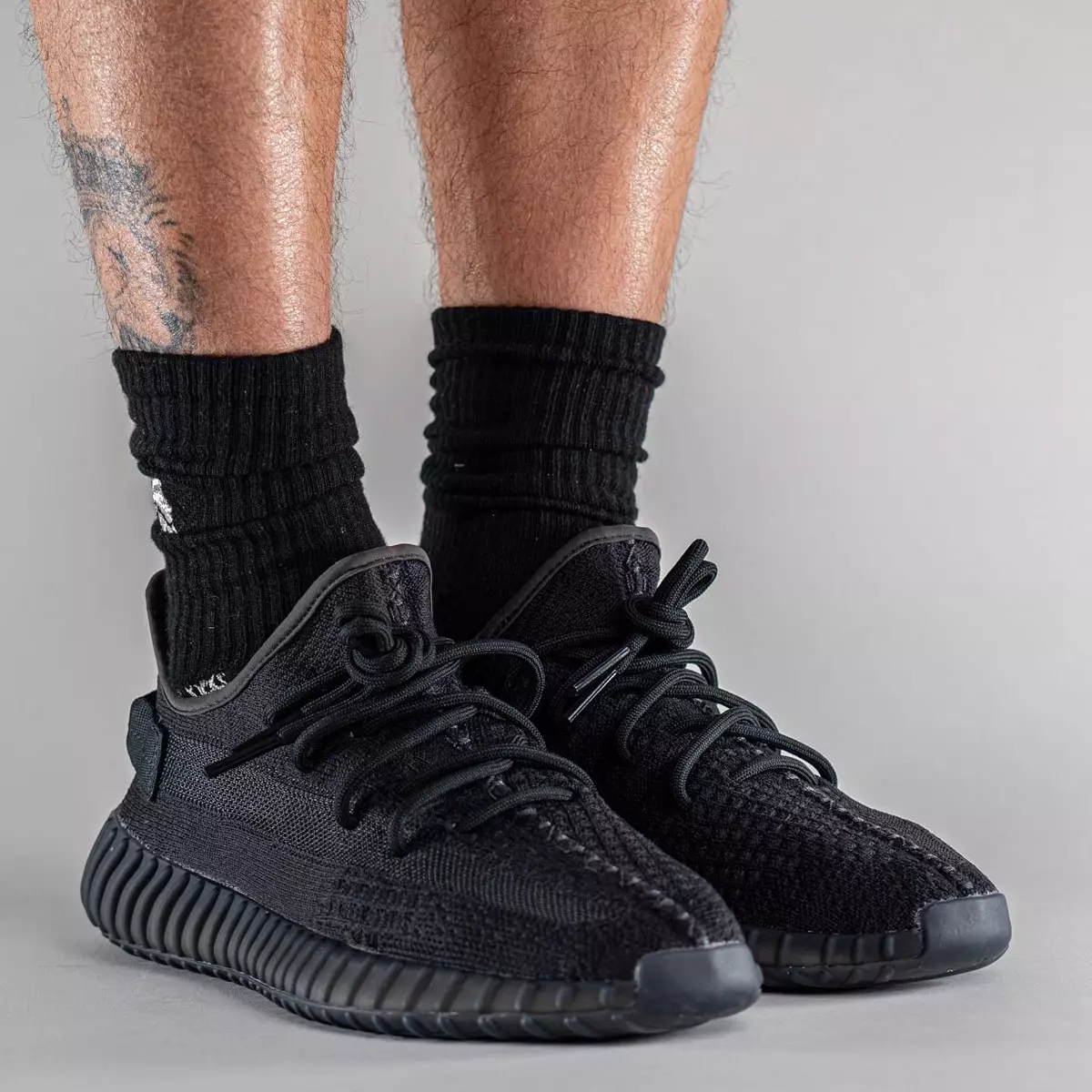 adidas Yeezy Boost 350 V2 Onyx HQ4540 Udgivelsesdato On-Feet