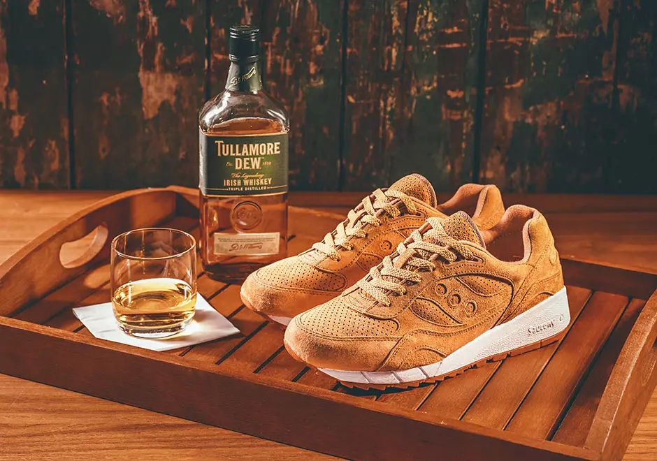 Saucony Shadow 6000 Irish Coffee Pack отдает дань уважения Джо Шеридану и его созданию в 1943 году и представлению ирландского кофе. Кофе, виски и сливки..