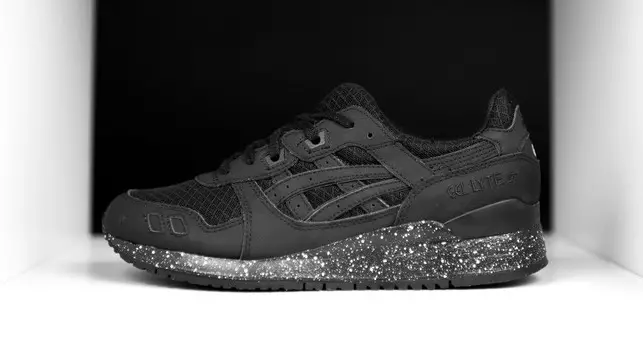 ASICS Gel Lyte III және Gel Lyte V қара қызыл