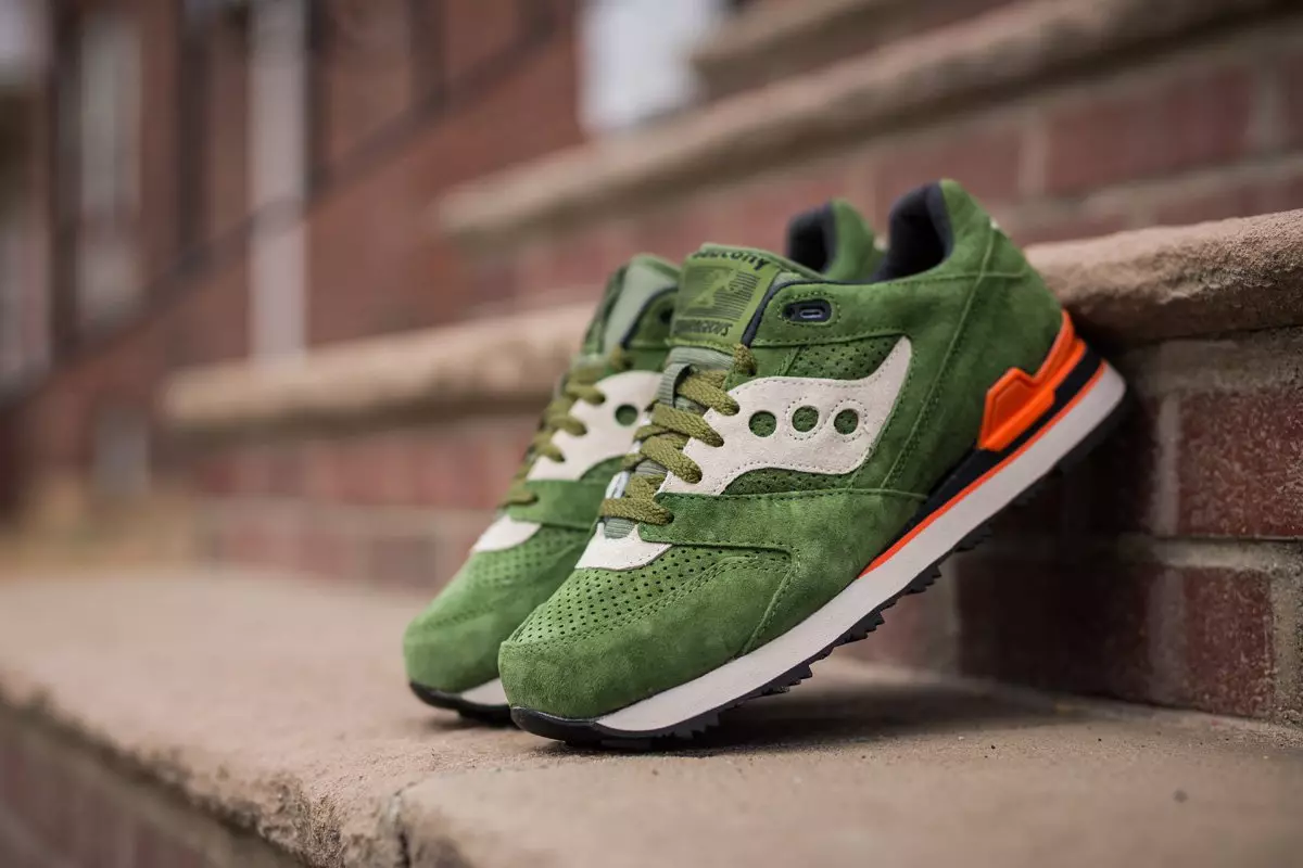 Saucony-Courageous-Green-Orange-1