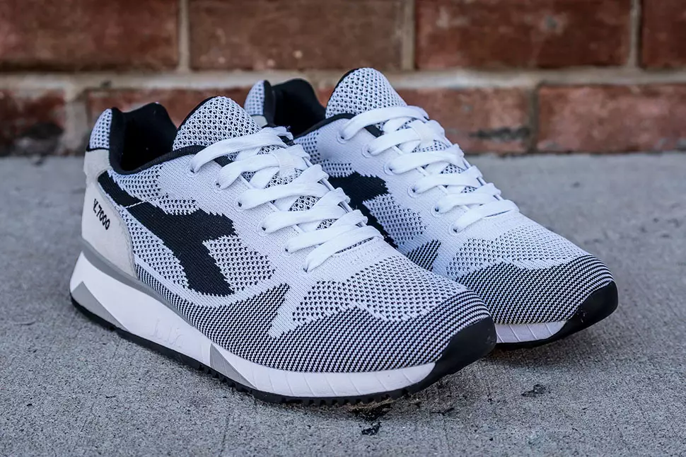 Diadora V7000 Weave Dubh Bán