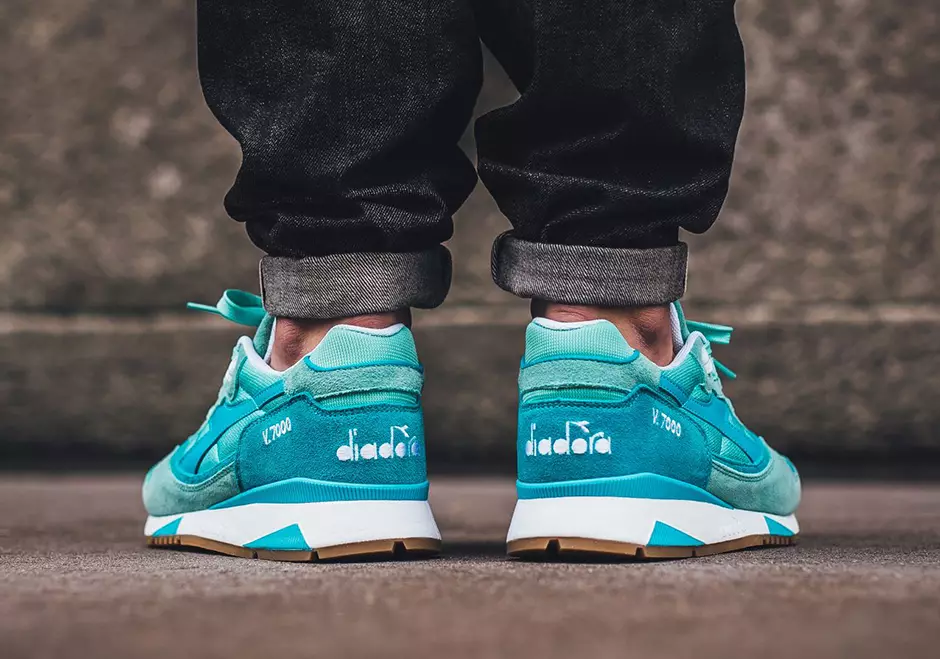 Diadora V7000 Aqua to'plami