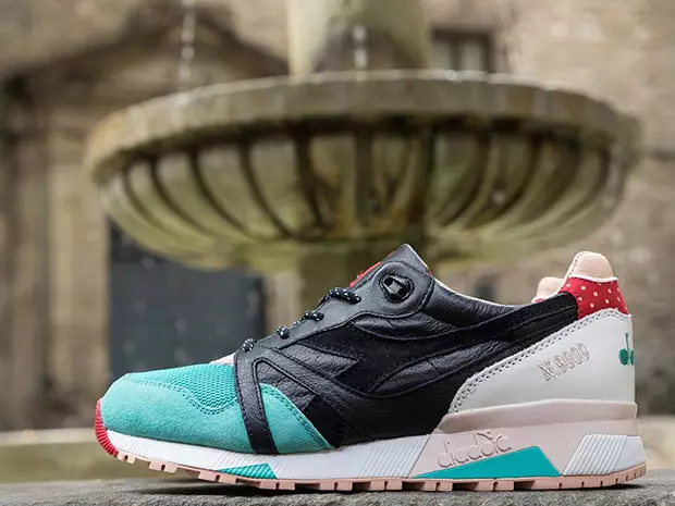 बार्सिलोना स्थित LimitEDitions एक विशेष संस्करण LimitEDitions Diadora N9000 Castellers सहयोग जारी करने के लिए इटली के अपने डायडोरा के साथ मिलकर काम कर रहा है।