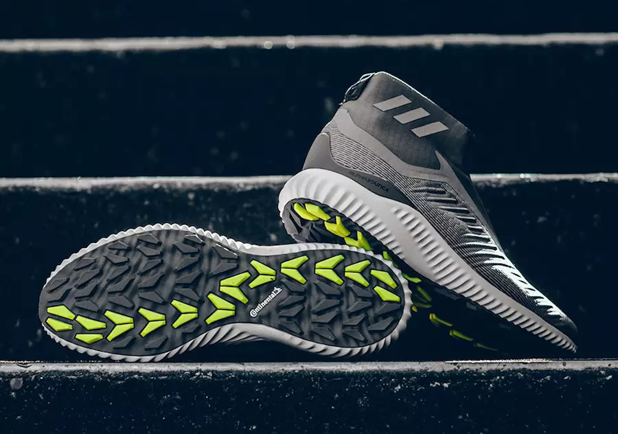 Středně šedá adidas AlphaBounce