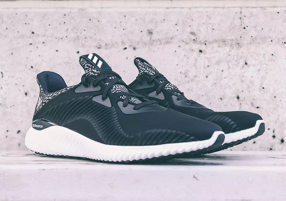 حزمة وعاء AlphaBounce NCAA من adidas