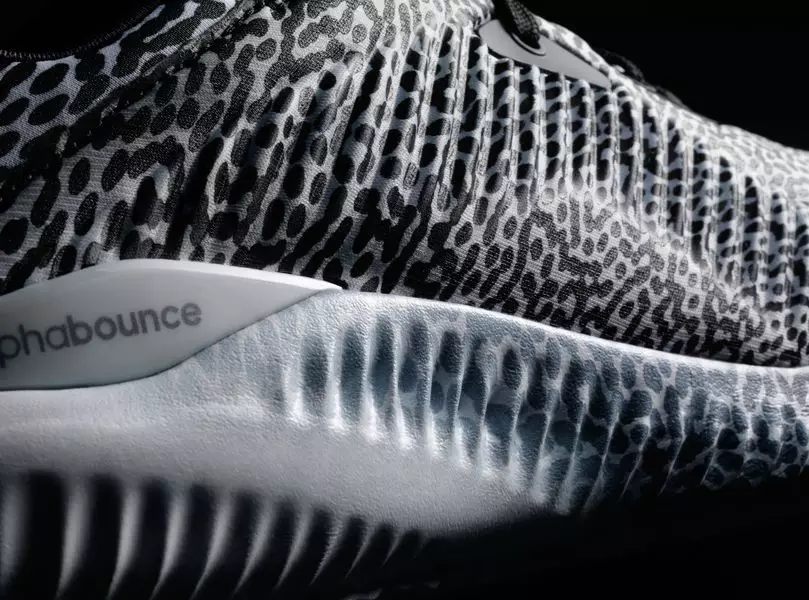 Cluiche adidas AlphaBounce