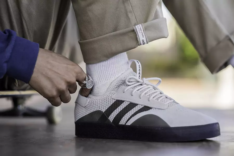 adidas 3ST.001 ST.002 Дата на издаване