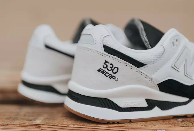 Гумка New Balance 530 White Black