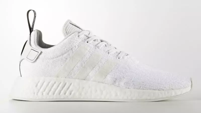 adidas NMD R2 Triple White худалдаанд гарсан огноо