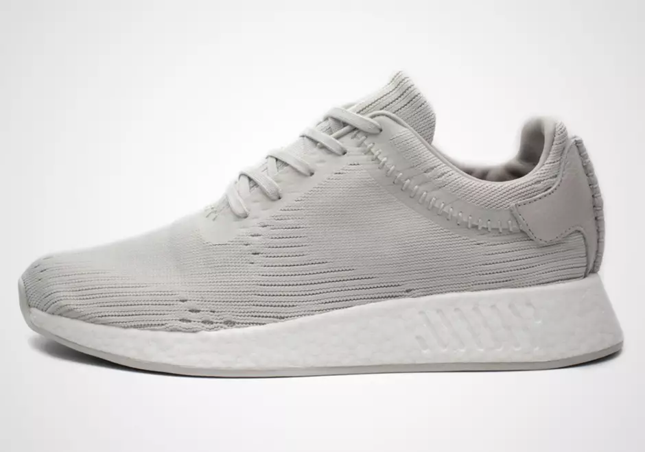 Išsami informacija Pažvelkite į sparnus + ragus x Adidas NMD R2