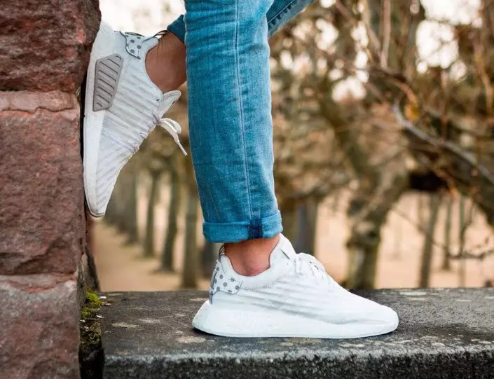 adidas NMD R2 Triple Blanche BY2245