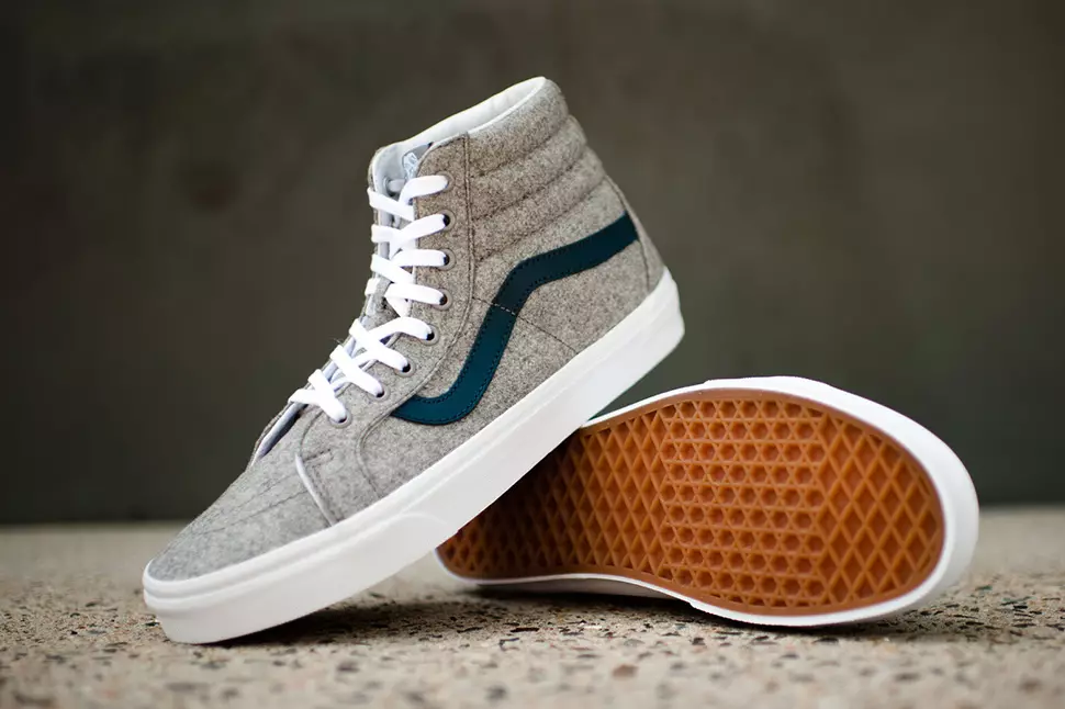 Vans SK8-Hi Menerbitkan Ulang Varsity Grey