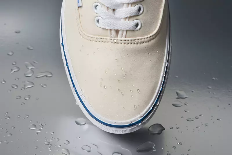 إن شاحنة Vans Authentic '66 Lite LX جاهزة للاستحمام في أبريل 38984_4