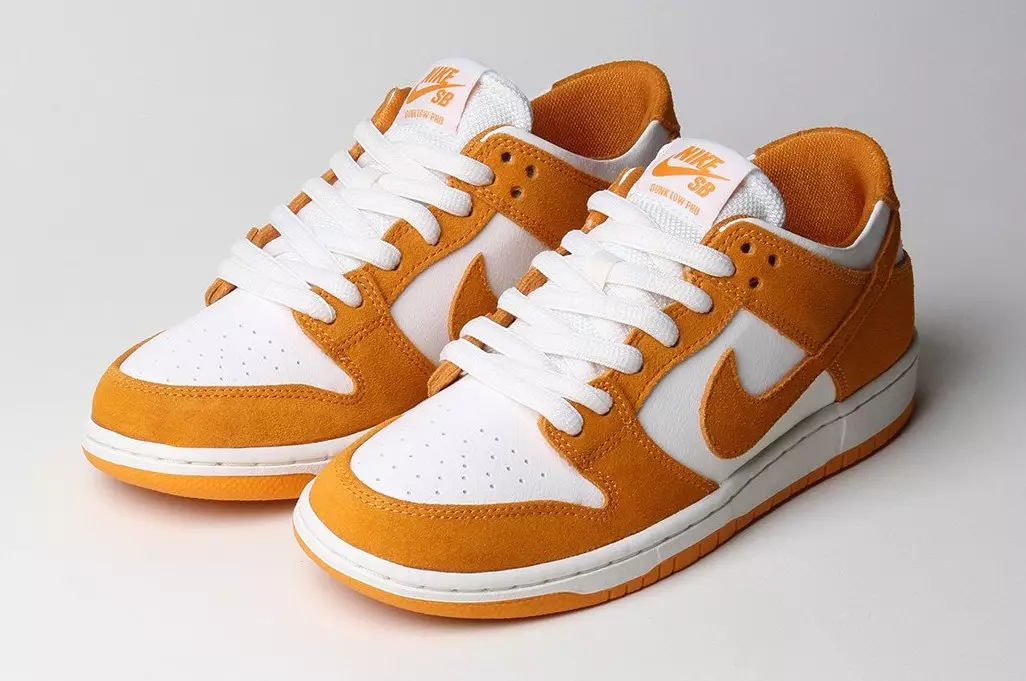 نايك SB Dunk Low Circuit باللون البرتقالي