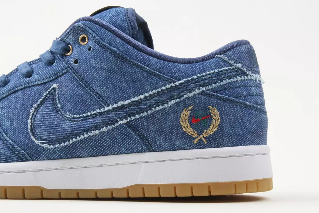 Pek Denim Rendah Nike SB Dunk