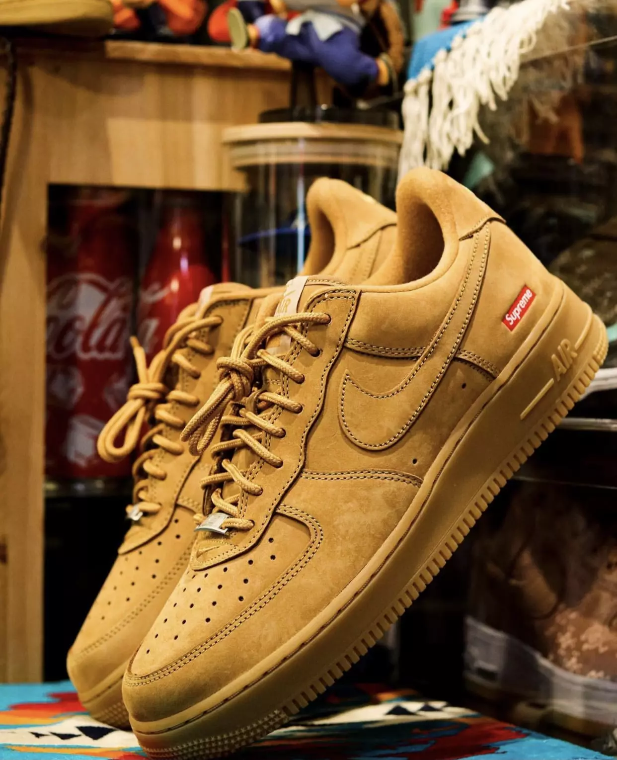 Датум на издавање на Врховниот Nike Air Force 1 Wheat Flax